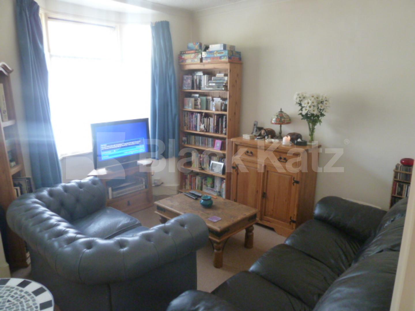 			2 Bedroom, 1 bath, 1 reception House			 Aldworth Road, STRATFORD